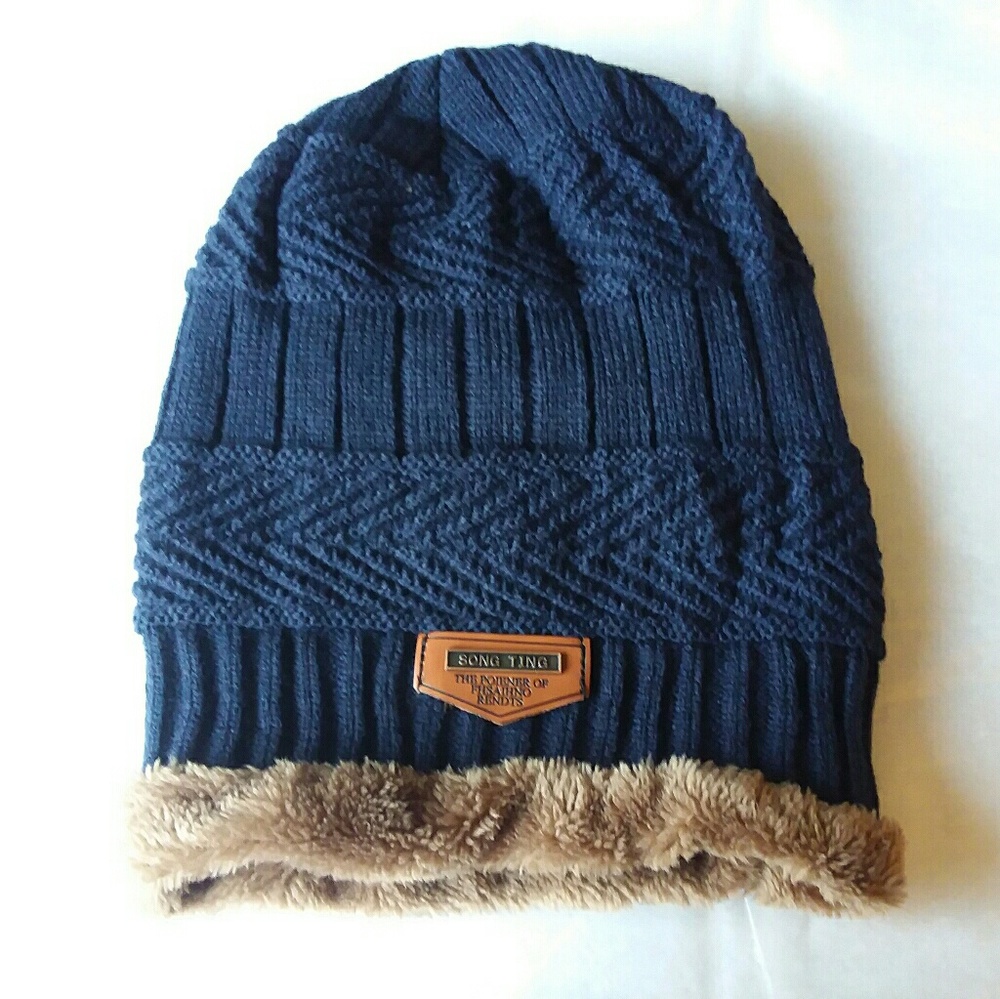 🔥NAVY FUR LINED KNIT BEANIE!🔥 - Picture 2 of 4
